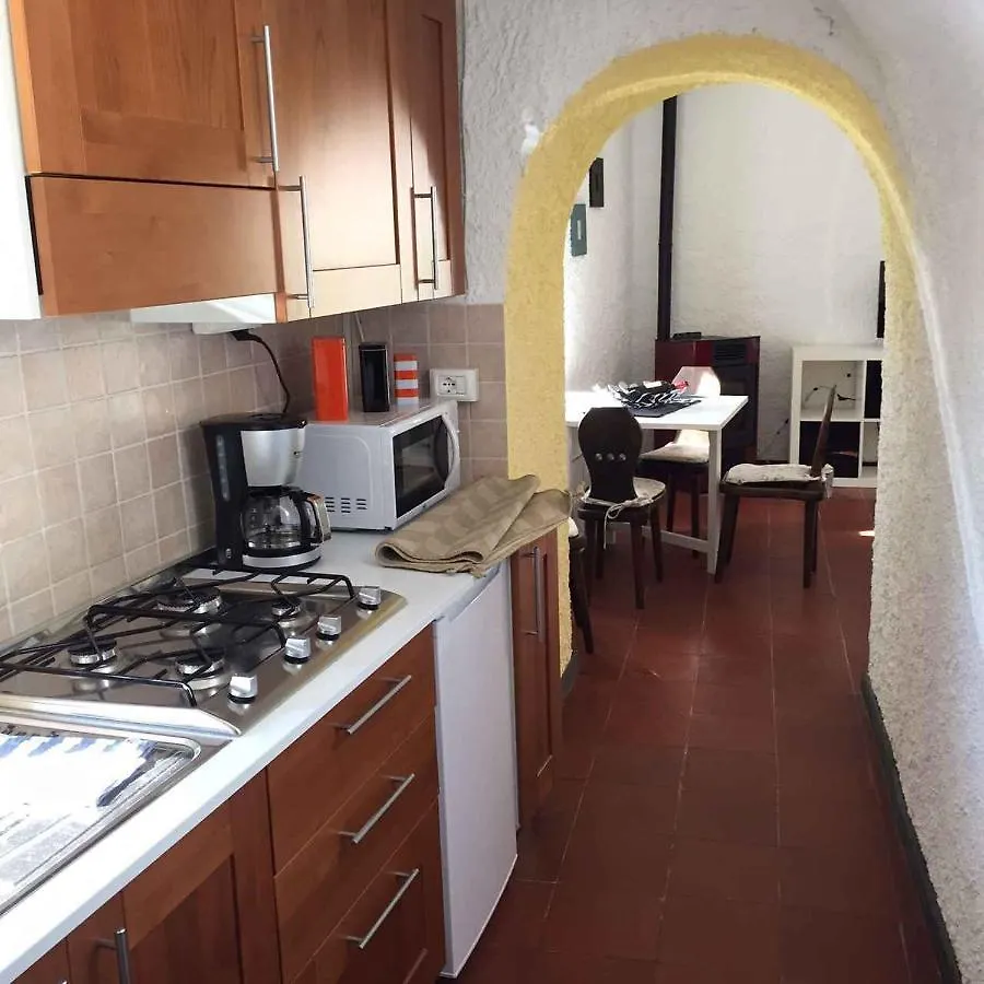 Apartment In Tremosine/Gardasee 22278